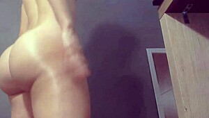 Wow, check out this Latina's spectacular Colombian big ass! 😍