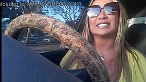 corrida mamadrivee versão pickachu loira with tanned milf diving into big ass clit action