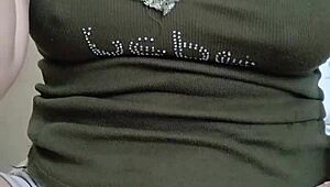 Watch this beautiful girl dance live on bigo 2