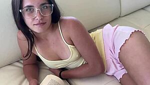 Edging-spel med perfekta tonåringen 18+ styvsystern Daisy Pheonix, hur långt går du?