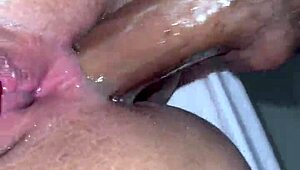 Разтегнах си дупето по време на интензивен анал секс, претоварена съм!