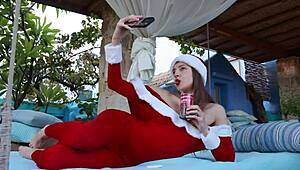 melena maria rya hot topless selfie