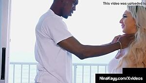 Nina Kayy Monta Grosso Cazzo in Stile Cowgirl