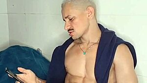 Brendo vilhena aliviando na cama 😏