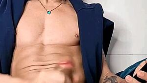 Brendo vilhena aliviando na cama 😏