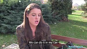 इस सेक्सी स्टूडेंट को बाहर जंगली पब्लिक सीन में क्रीमपाई मिला