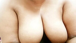 indian college girl shows off her big boobs