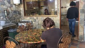 Всеки път когато приятелят на мъжа ми идва, той се промъква и ме чука навсякъде зад гърба му!