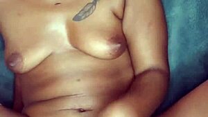 naejae starts with throat kiss before riding toy wetly