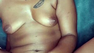 naejae starts with throat kiss before riding toy wetly