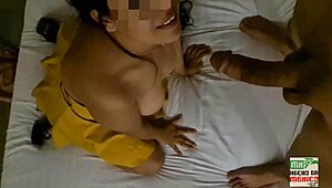 despues de mamarle la verga como nunca, dame shots de esa curva. humillame y nalguie en cuatro como perra.