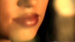 Indian Seduction: Dancer Rips Clothes in Erotic Striptease Tease