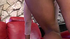 Seductive milf Mahogany Bliss craves bbc without condom