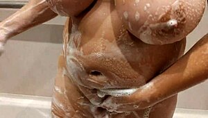 hey stedbror se mine store patter i brusebadet og lad mig runke din hårde pik