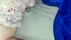 Hey, Drblackjohnsonxxx karavan parkı büyük memeli milfleri köpek stiliyle sallıyor 😏