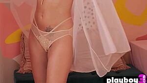 Big Booty Natural Milf Stephanie Manescu Reveals Sexy Curves