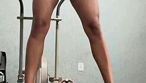 Corajosa Watches Brave Pussy Licking in the Gym