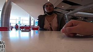 Hermosa Venezolana Convinces Me for a Shot at Porn