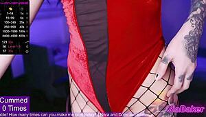 gia baker shows her outfit in web chat