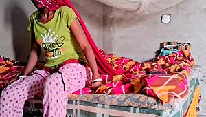 Hey mami, why did you call me over with that big dik land for chudai?