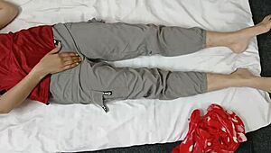 キツキツアソコの女子大生が初めてのハードファックを体験！