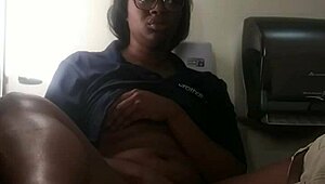 ebony babe masturbates on bathroom counter