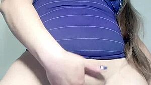 Unsatisfied Neighbor Masturbates Wildly for Me in Tight Leggings