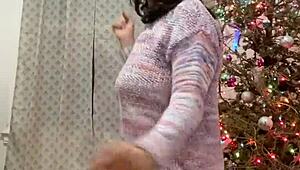 Anna Maria says, 'Merry Christmas, let's get sexy'