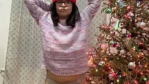 Anna Maria says, 'Merry Christmas, let's get sexy'