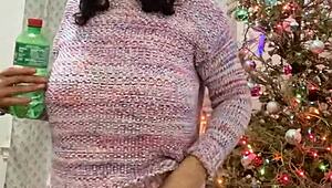 Anna Maria says, 'Merry Christmas, let's get sexy'