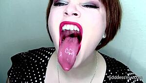 Beauty Girls Tongue - 4