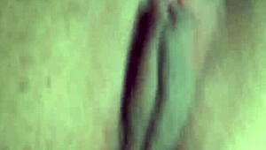 Watch this sexy solo masturbation session!