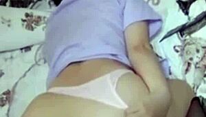 Моя новая азиатская подруга в чёрных чулках такая соблазнительная, жопа идеальна для догги