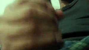 Me pajeo esta polla latina enorme monstruosa increíble