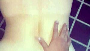 wow, this horny latina mature babe loves licking pussy so much 😍