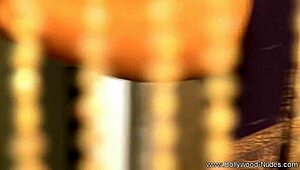 wow, that sexy indian babe is dancing sensually!