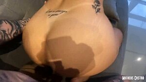 I took the redhead from tinder to the hotel for some fun