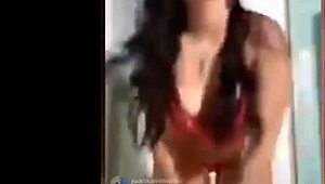 Mi prima perreando en hilo rojo, ataque en vivo with big ass.