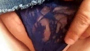 hey, ever seen a fat pussy this juicy? wanna watch me play with it?
