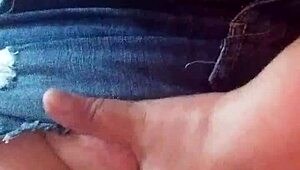 hey, ever seen a fat pussy this juicy? wanna watch me play with it?