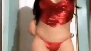 Mi prima perreando en hilo rojo, ataque en vivo with big ass.