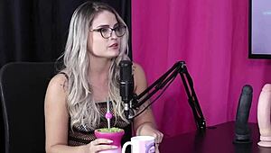 Eles São Terapeutas Tântricos in Sheer Red Lingerie