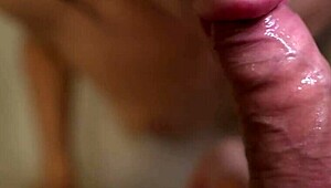 Rasa Gairah Semasa Dia Ambil Kote Bekasnya dalam Pepek Ketat