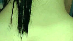 ロングヘア大尻18+娘が騎乗位で激跨がり喘ぎまくり中出し垂れ