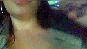 Provoquei o uber e deixei ele brincar com minha bucetinha.