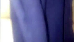 Moglie calda si masturba con toys e dildo