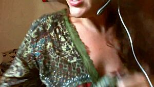 Vysmívám se otrokovi a ponižuju ho jeho malým 18+ ochablým ptákem na Skype