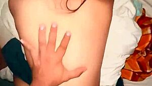 Stefar knuller meg hardt på rommet