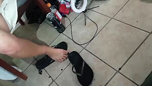 Szczupła ebony milf ostro w publicznym domowym numerek, pierwszy fuck i gorące preview