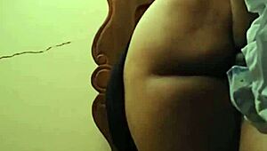 Hei, tsekkaa tämä culona rica isoilla perseillä ja luonnollisilla tisseillä heiluttamassa.